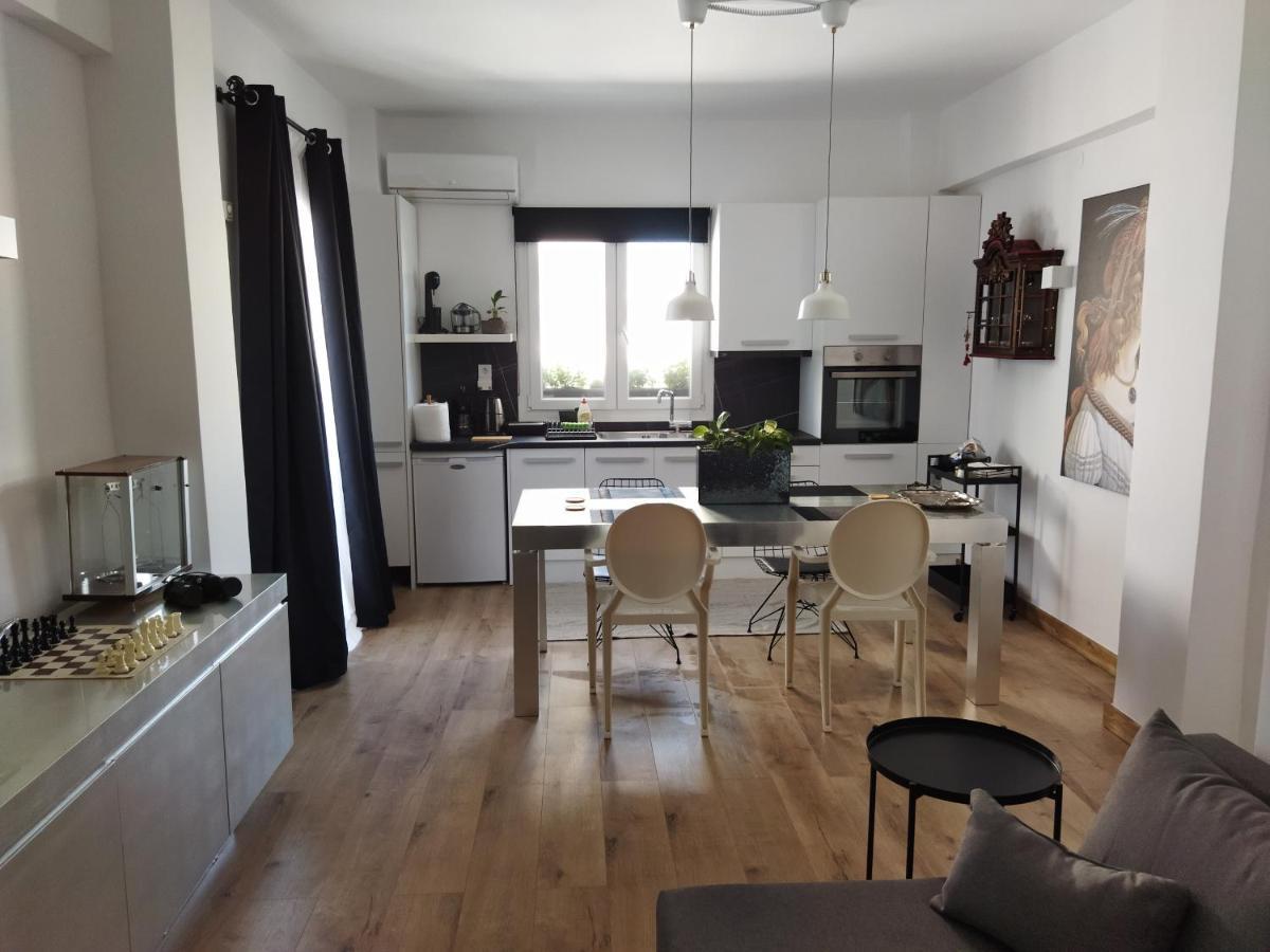 Minimal Apartment By The Beach Corinth Εξωτερικό φωτογραφία
