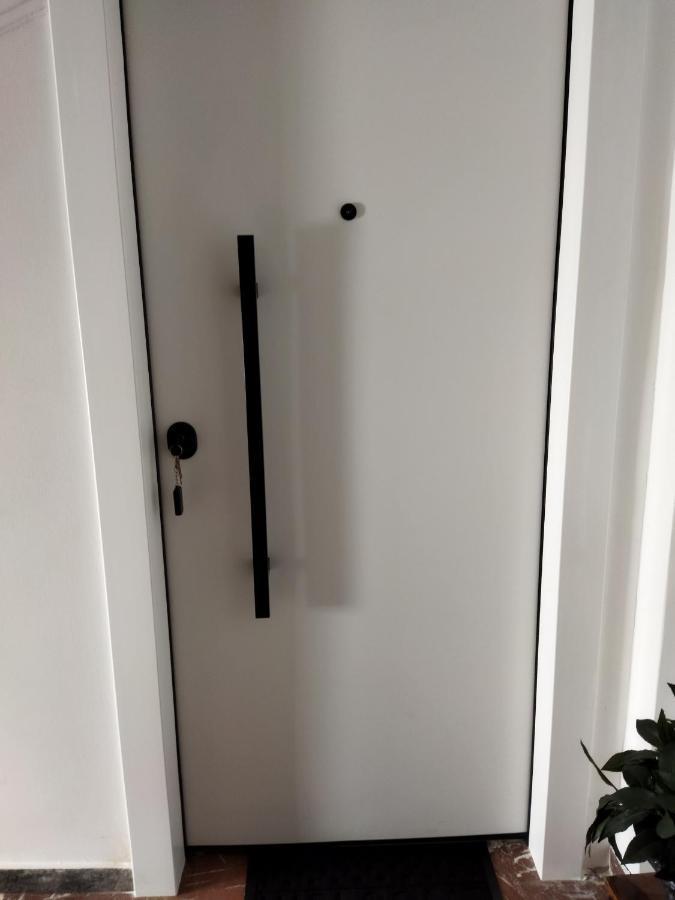 Minimal Apartment By The Beach Corinth Εξωτερικό φωτογραφία