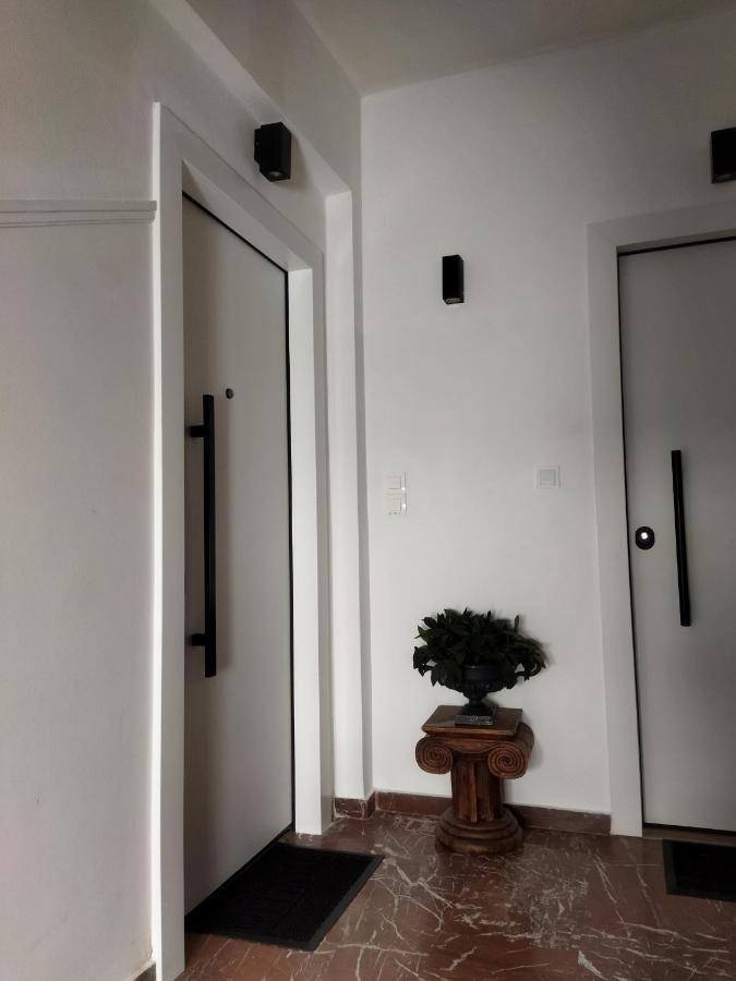 Minimal Apartment By The Beach Corinth Εξωτερικό φωτογραφία