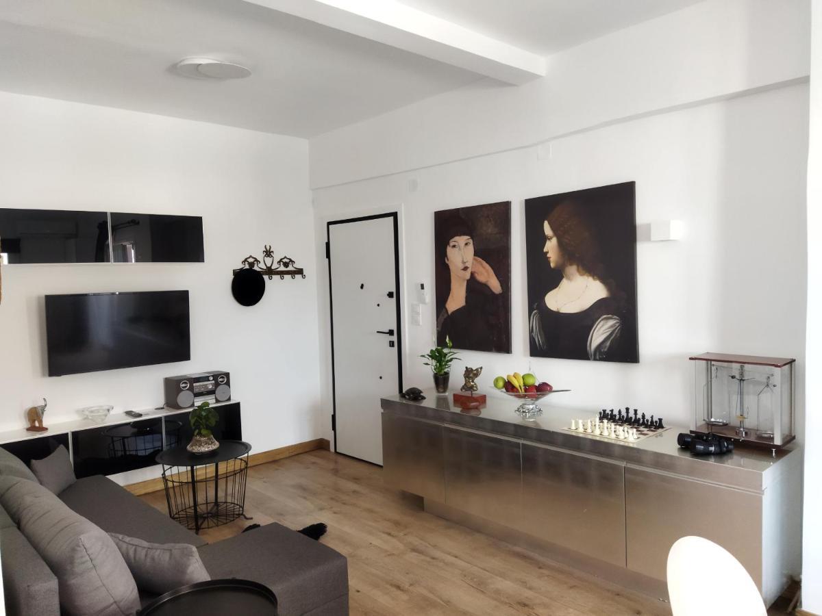 Minimal Apartment By The Beach Corinth Εξωτερικό φωτογραφία